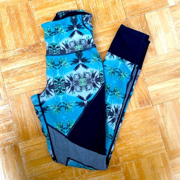 Sweaty Betty Urdhva REVERSE-ABLE legging - Picture 3 of 7